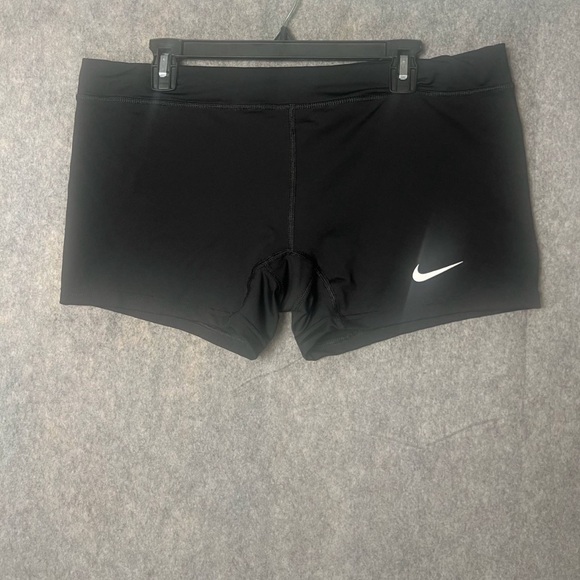 Nike Dri Fit Women Size XXL athletic black volleyball shorts - Picture 1 of 6